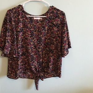 FLORAL NEVER WORN BUTTON UP BLOUSE!!